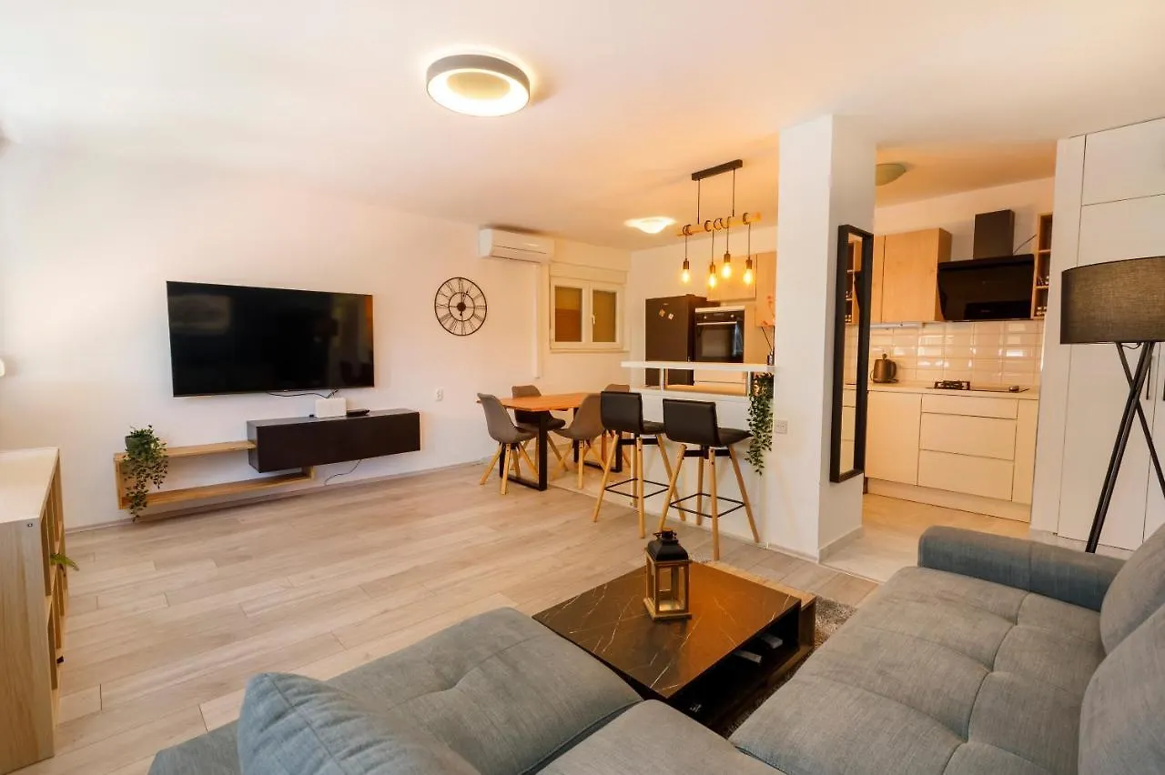 Sunny & Luxury Apartment Near City Center Split 0*,