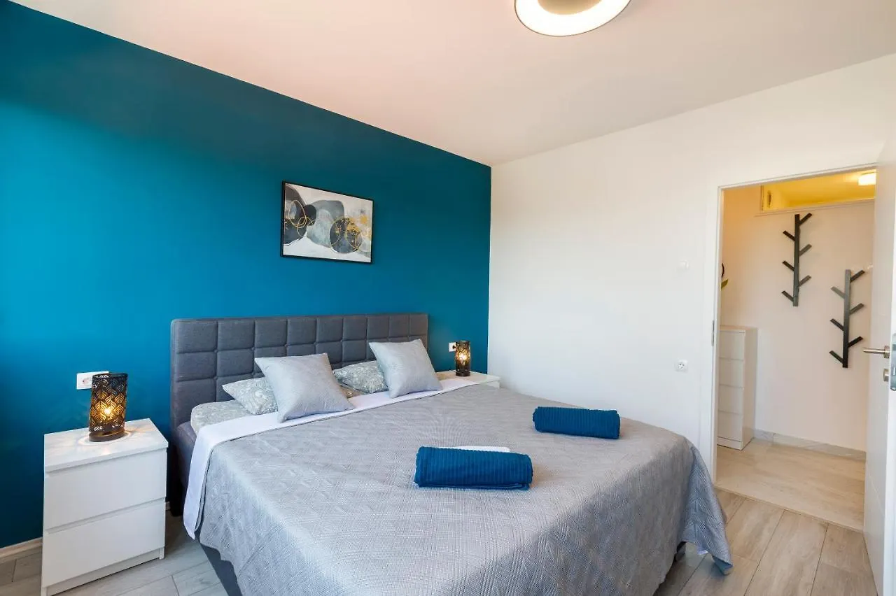 Sunny & Luxury Apartment Near City Center Split