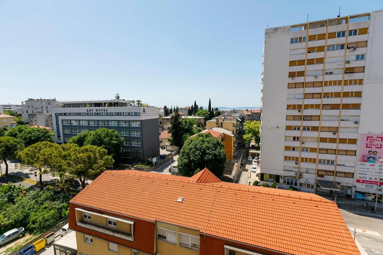 Sunny & Luxury Apartment Near City Center Split