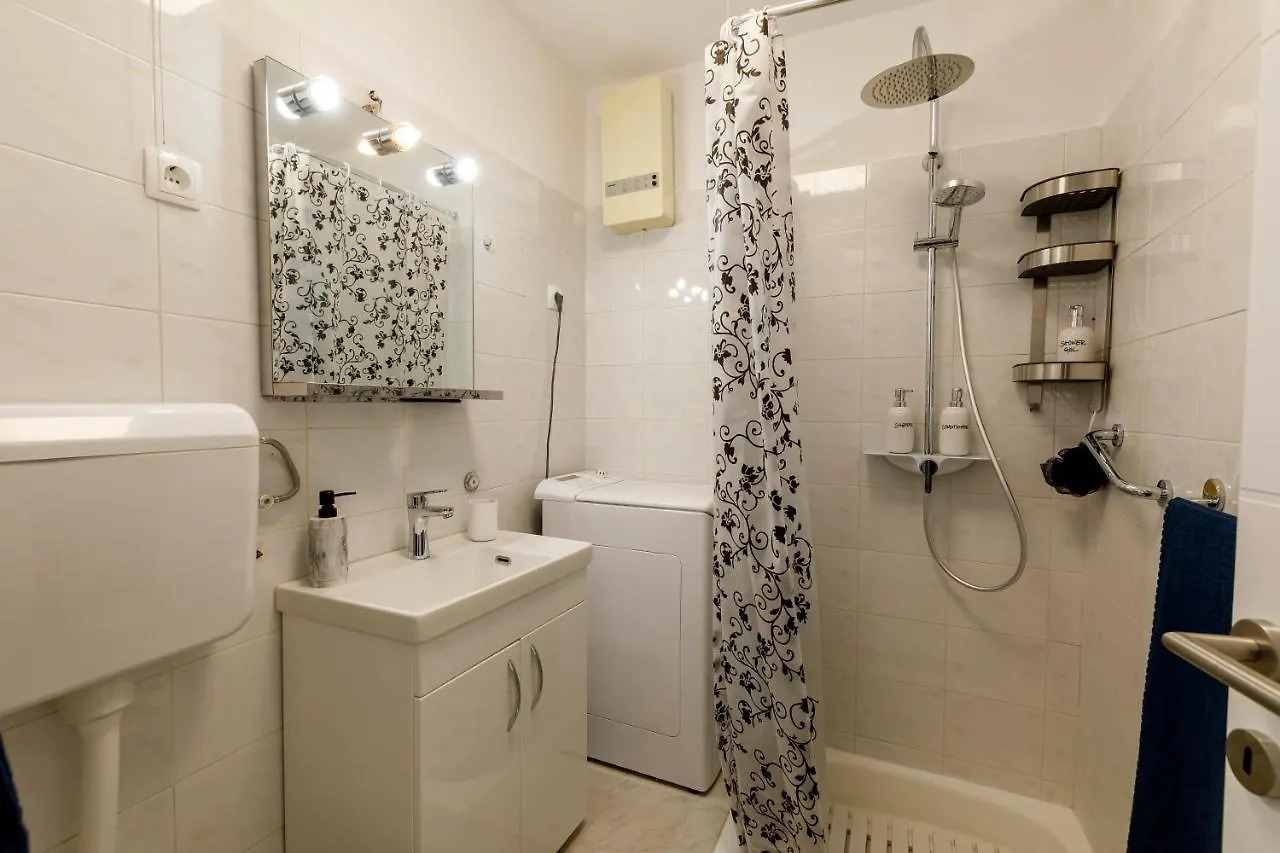 Sunny & Luxury Apartment Near City Center Split