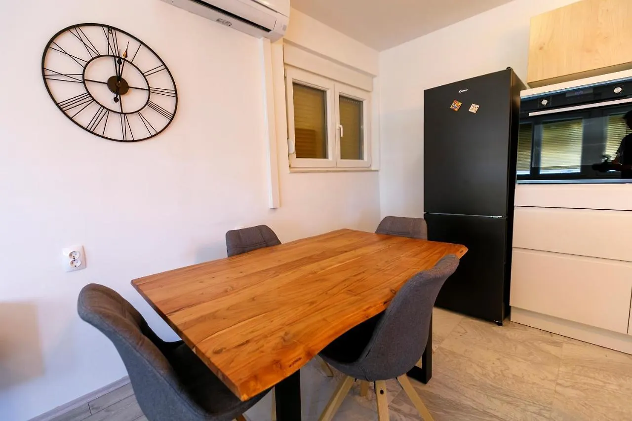 Sunny & Luxury Apartment Near City Center Split