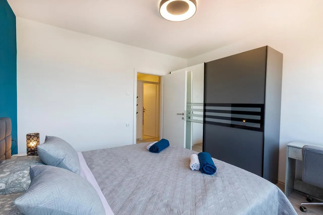 Sunny & Luxury Apartment Near City Center Split