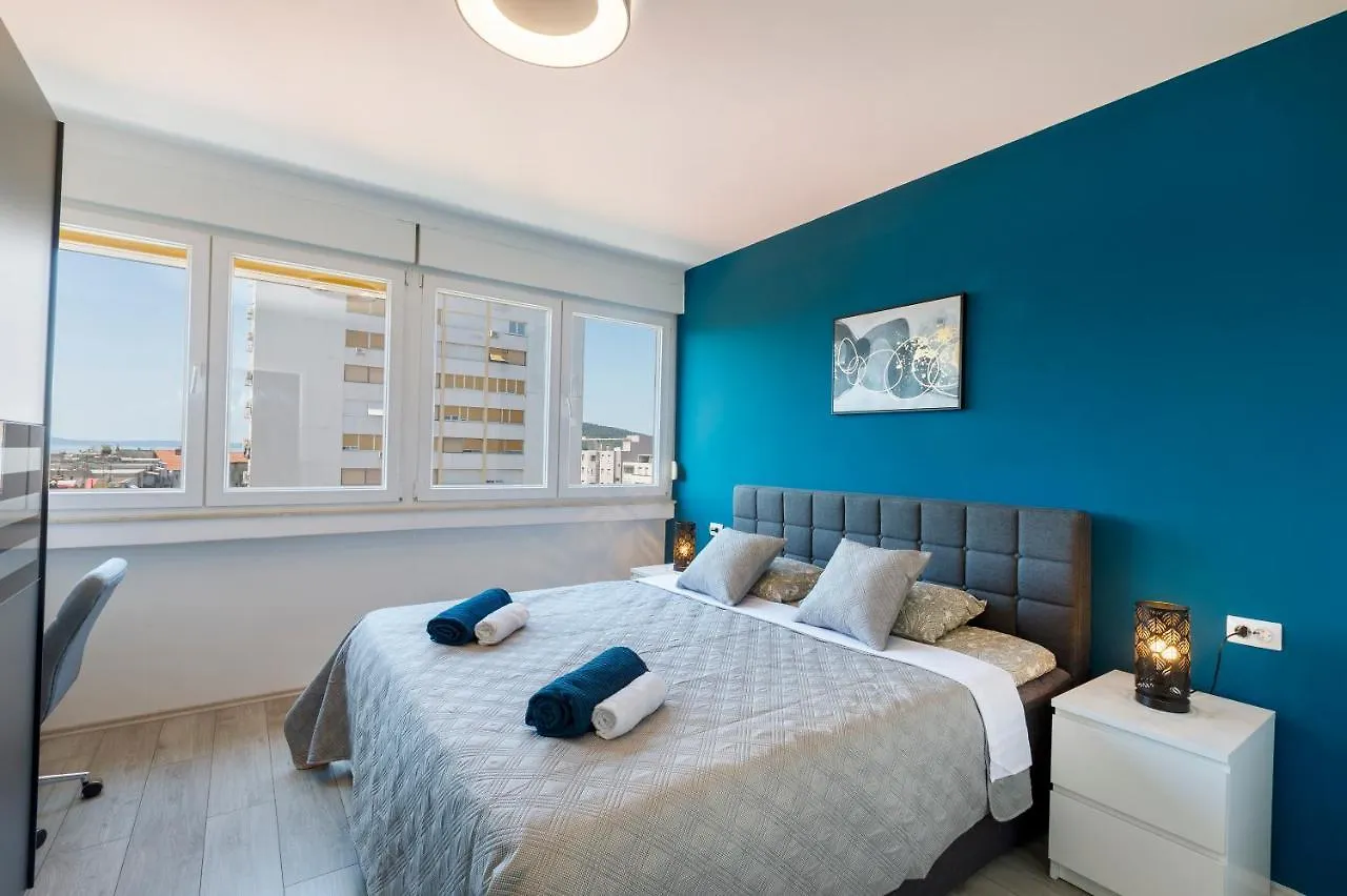 Sunny & Luxury Apartment Near City Center Split